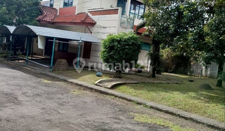 Rumah 2 Lantai Dalam Komplek Dekat Sport Jabar
