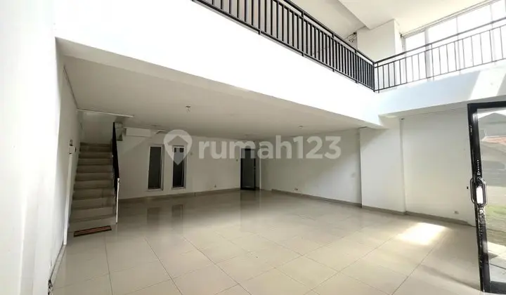 Jarang Ada Ruko Parkir Luas Tengah Kota