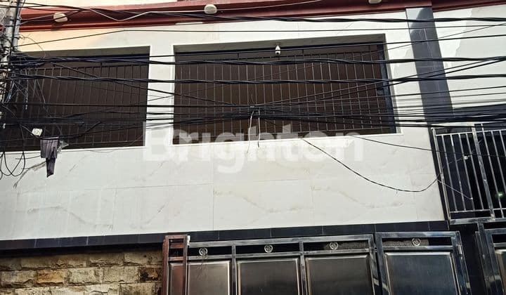 Rumah 3 Lantai di Teluk Gong Jakarta Utara