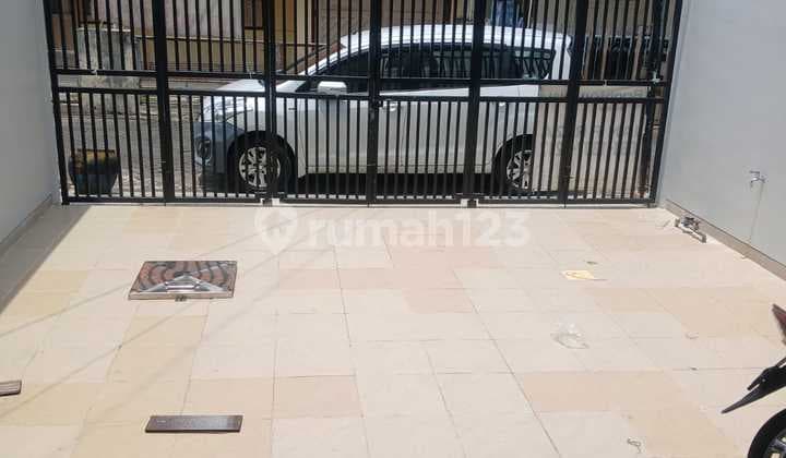 Selling New House, Brand New. Putro Agung Street, 30 Meters from Kenjeran Main Road.