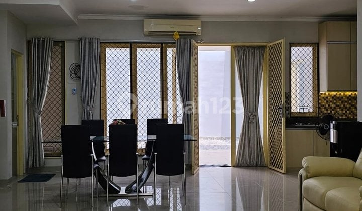 Rumah Disewakan 4 Kamar Tidur di Vassa Terrace Lippo Cikarang