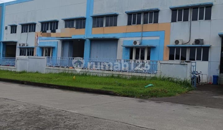 Factory Warehouse for Sale and Rent, Area 3000M² in Delta Silicon Lippo Cikarang