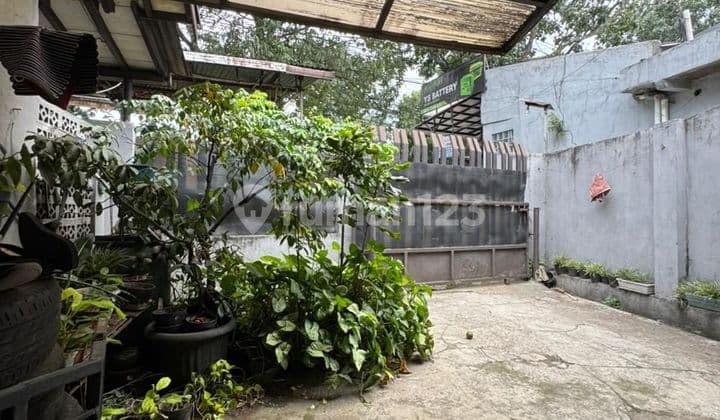 House on Surapati Main Road Near Widyatama University