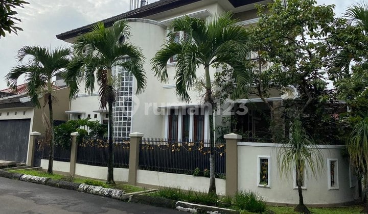 Beautiful House at Istana Kawaluyan Indah Soekarno Hatta Bandung