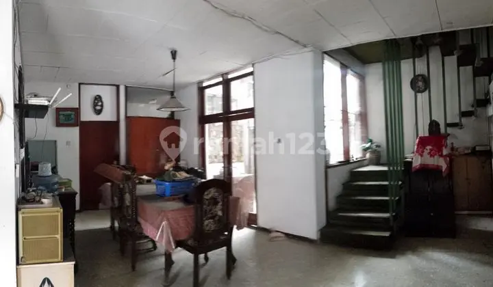 Rumah Lama Terawat Sumur Bandung