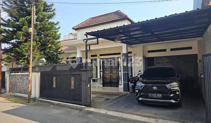 Well-Maintained House Muarah Pisan Location In Batu Indah Batununggal