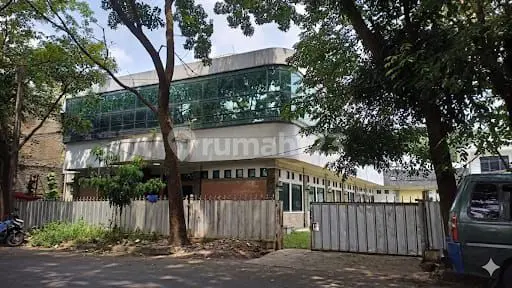 For sale Office Building, can be used as a Warehouse in Astanaanyar, Bandung.