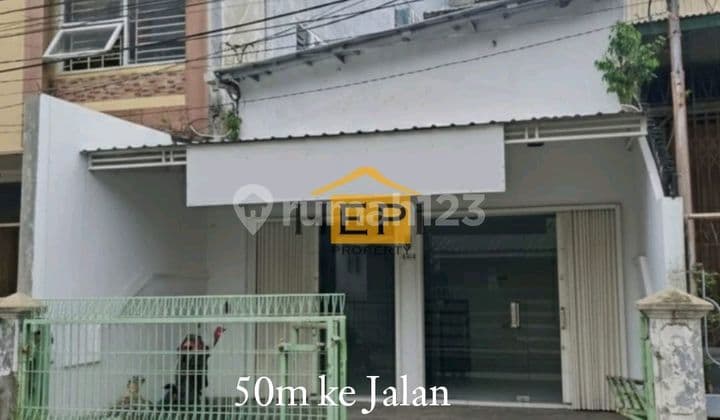 City Center House 50m from Jl Dr Cipto, Central Semarang.