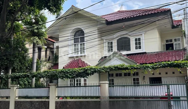 Rumah Strategis di Senopati Kebayoran Baru Jakarta Selatan