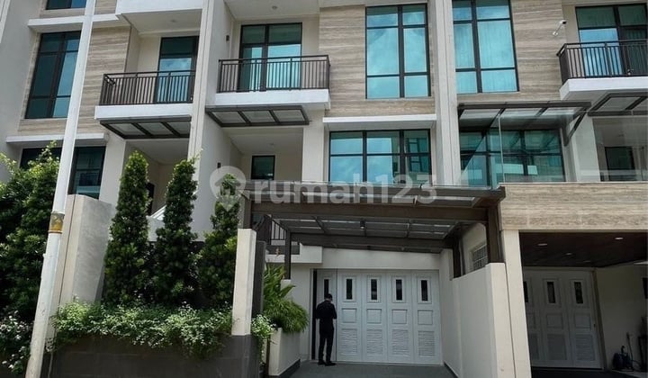 Rumah Mewah di Pondok Indah Townhouse Jakarta Selatan