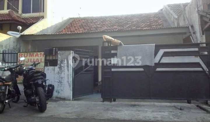 Rumah Strategis di Bendungan Hilir Dekat Senayan Stasiun Karet
