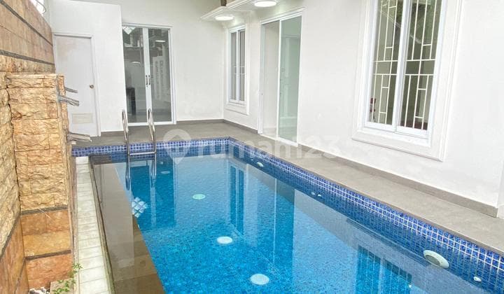 Rumah Mewah Modern Classic Di Dekat Toll Joglo Jakarta Barat