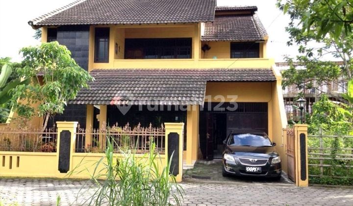 Rumah Di Kawasan Premium Jogja Utara, Vintage, Besar, Kokoh, Minim Renovasi, Nasional, Bisa Untuk Hunian Keluarga Dan Rumah Komersil Rumah di Jl. Kaliurang, Kentungan, Condongcatur, Kec. Depok, Kabupaten Sleman, Daerah Istimewa Yogyakarta, Mlati SHM Butuh