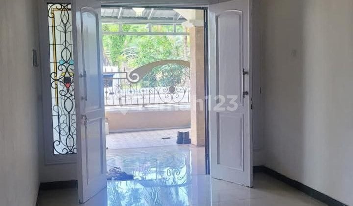 Rumah Siap Huni, Dekat Pusat Perbelanjaan, Bebas Banjir,Kantor Mess