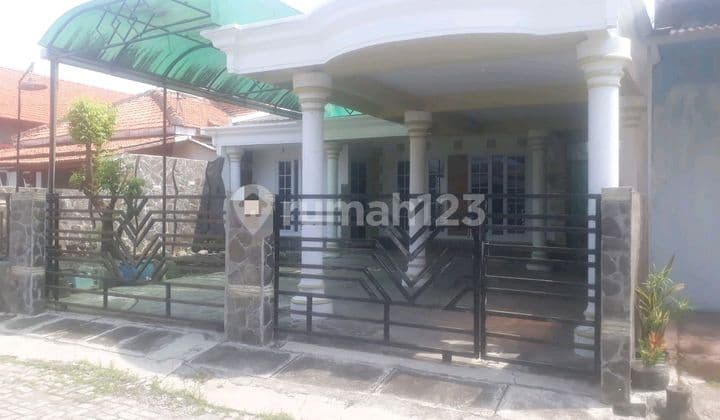 Rumah Di Pedurungan Dengan Halaman Yang Masih Luas