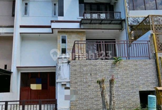 Rumah 3 1/2 LT Siap Huni Ditengah Kota Semarang, Letaknya Diperumahan Bergengsi