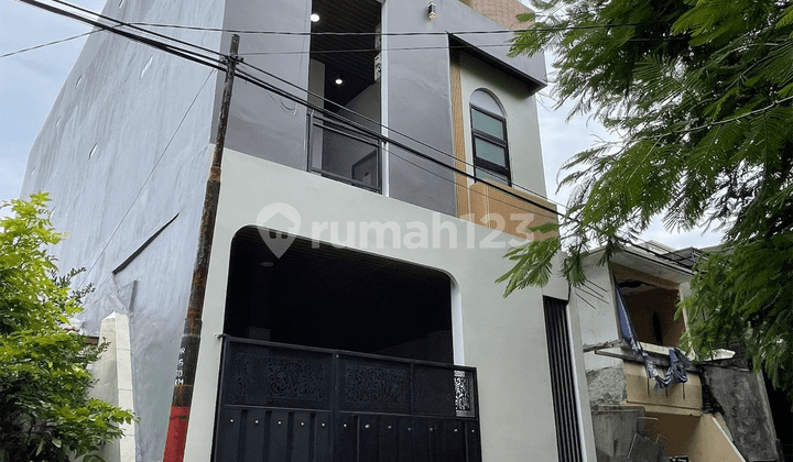 Lokasi Baru, Kost Baru di Manyar, Rumah Kost dengan 25 Kamar Tidur + 1, Jalan Utama,