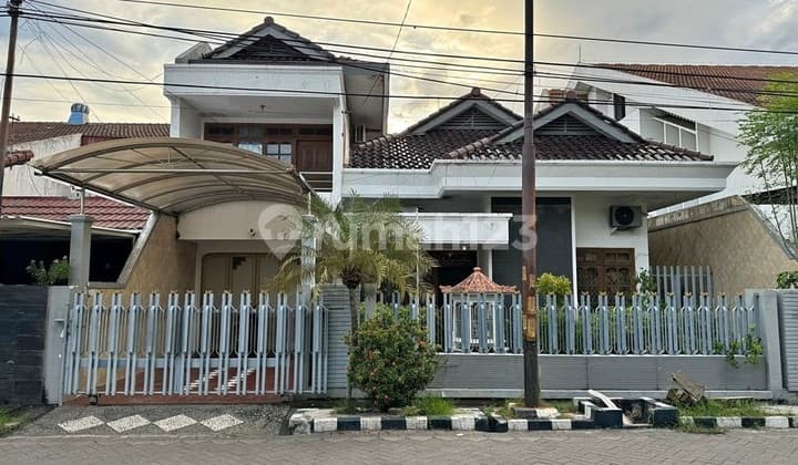 Rumah Dharmahusada Indah Strategis Pusat Kota, Dekat Galaxy Mall