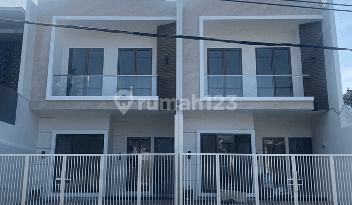 New Baruk House, East Surabaya New Gress, Modern Minimalist