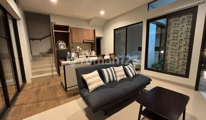 Disewakan Rumah Lux Full Furnished Summarecon Bandung.