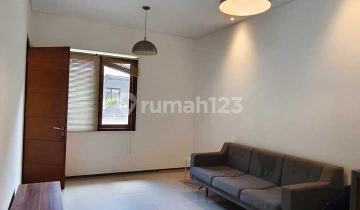 Dijual Rumah Semi Furnished Siap Huni Minimalis Lokasi di Setra Duta Bandung