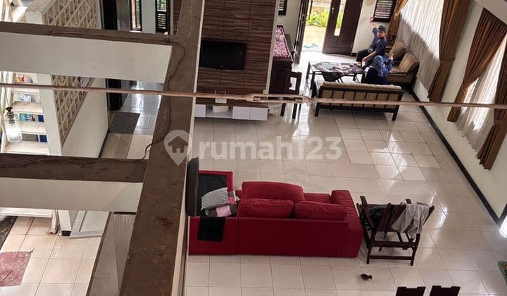 Rumah 2 Unit di Lahan Luas 663m² Duren Sawit - SHM, Lebar Muka 30m, Jalan Lebar