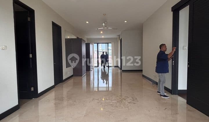 Rumah Mewah 685m² di Gandaria Selatan – SHM, Kolam, Dekat MRT Hj. Nawi, Nego