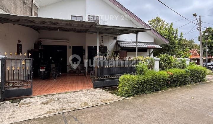 Dijual Rumah Hook Depan Taman di Bukit Pamulang Indah Tangsel