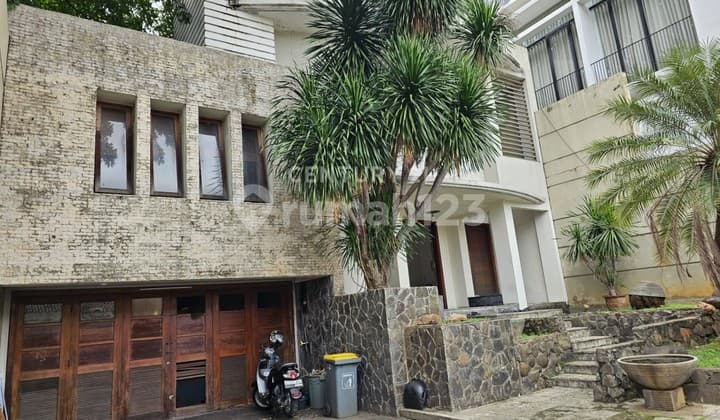 Dijual Rumah Cocok untuk Kost Exclusive Kantor di Bendungan Hilir