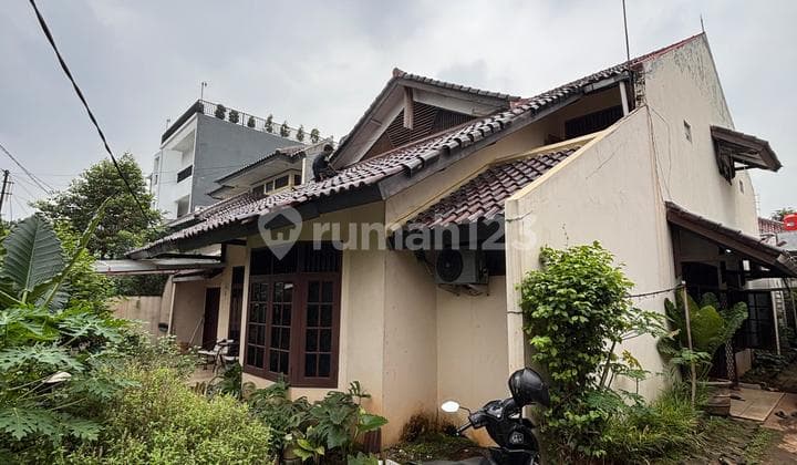 Rumah 2 Unit di Lahan Luas 663m² Duren Sawit - SHM, Lebar Muka 30m, Jalan Lebar