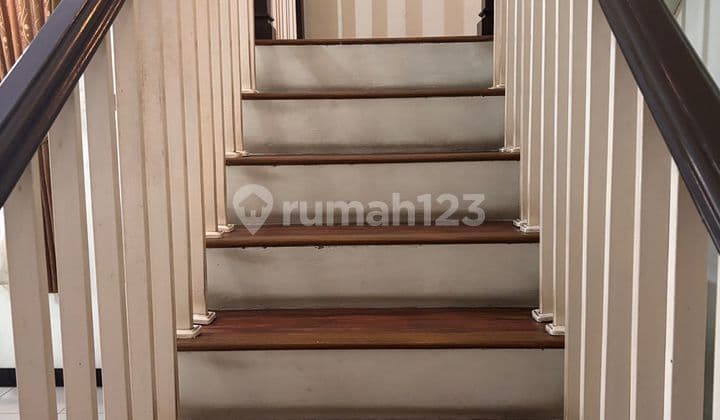 Rumah 2 Unit di Lahan Luas 663m² Duren Sawit - SHM, Lebar Muka 30m, Jalan Lebar