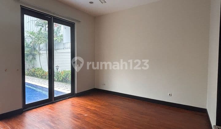 Rumah Mewah 685m² di Gandaria Selatan – SHM, Kolam, Dekat MRT Hj. Nawi, Nego