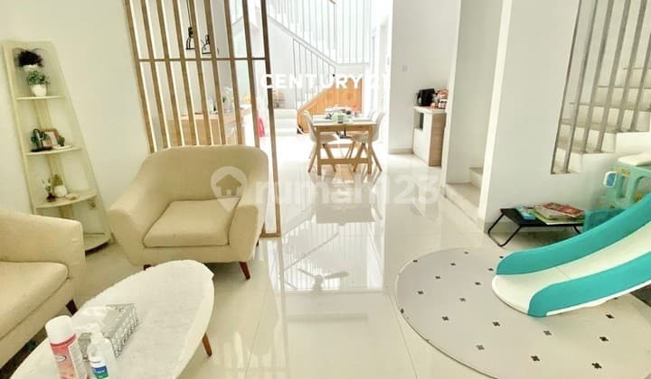 Rumah 3 Lantai Semi Furnished di Sektor 9 Bintaro Gb 18041