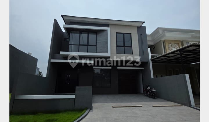 Rumah Baru Minimalis, Bagus dan Strategis di Citraland, Surabaya