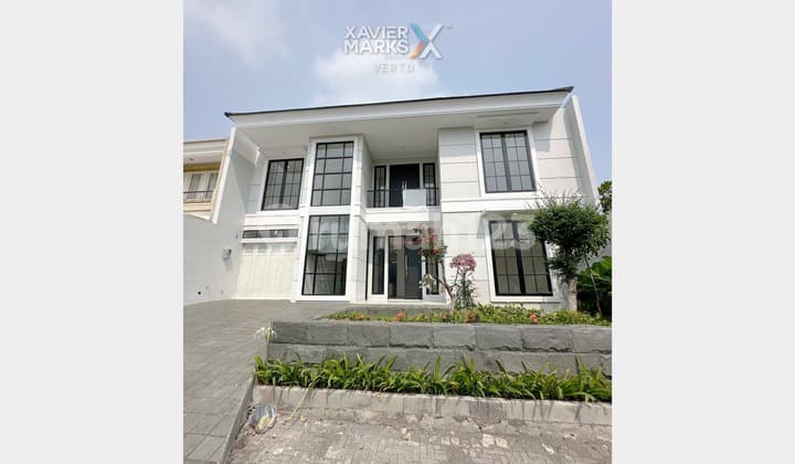 Rumah Luas dan Bagus, Model American Tropis, Citraland, Surabaya