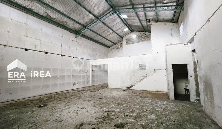 Strategic Commercial Space for Sale in Pasar Kliwon Area, Solo