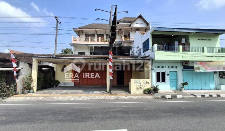 Dijual Rumah Bonus Ruang Usaha 3 Lantai di Klaten