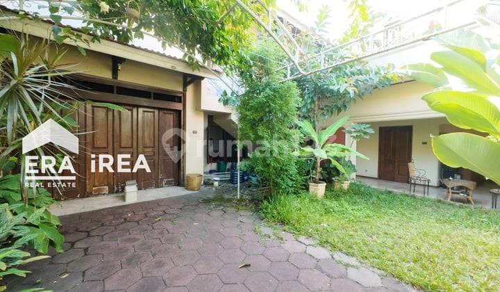 Rumah Nyaman Halaman Luas