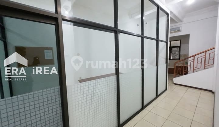 For Sale: 3-Story Shophouse in Strategic Location, Solo Baru