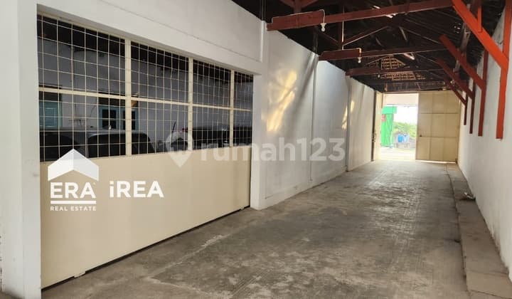 Jual Rumah Bonus Ruang Usaha dan Gudang Area Wonorejo Solo