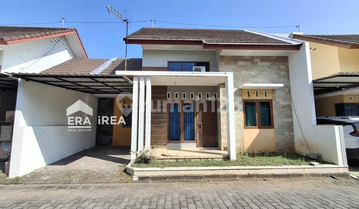 Jual Rumah Siap Huni Dekat The Park Mall di Solo Baru