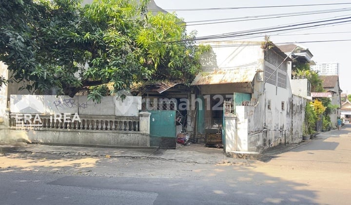 Jual Rumah Dekat Stadion Manahan di Solo