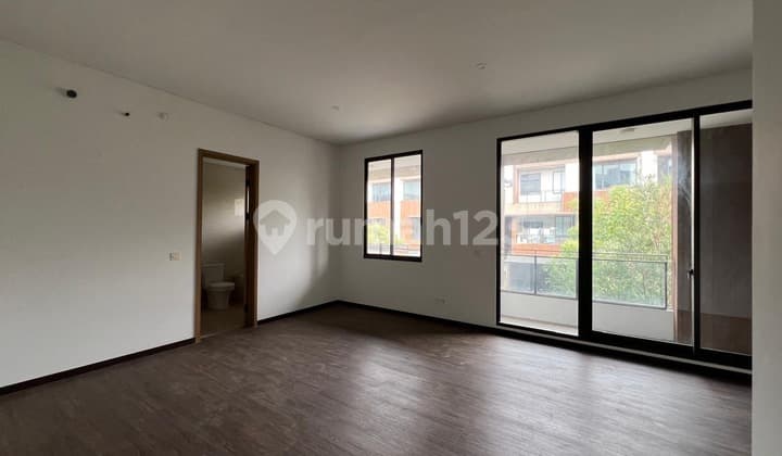 Dijual Rumah Mewah 3 Lantai With Rooftop di Kazumi The Zora BSD