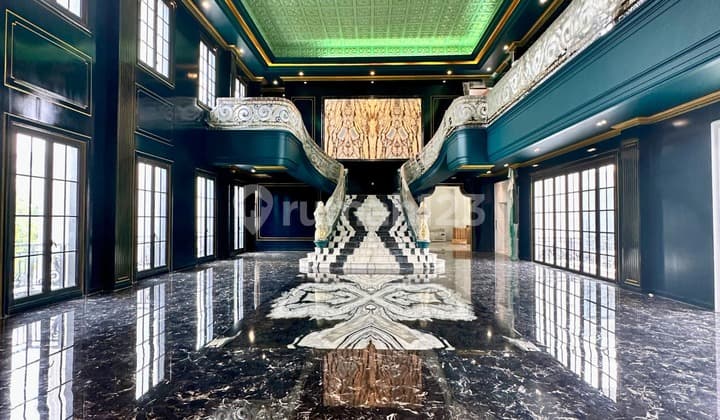 Rumah Classic Prime Area Dekat Bukit Golf di Pondok Indah