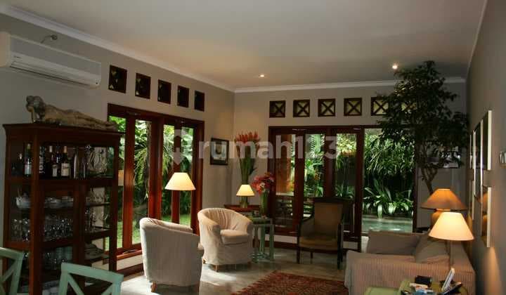 DIJUAL Rumah Asri Balinese Vibe Cirendeu