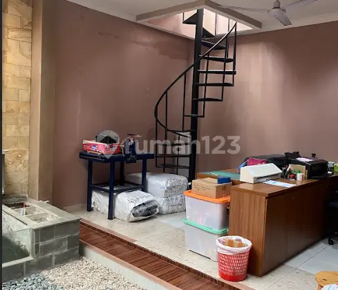 DIJUAL Cepat Rumah rapi terawat di The Avani