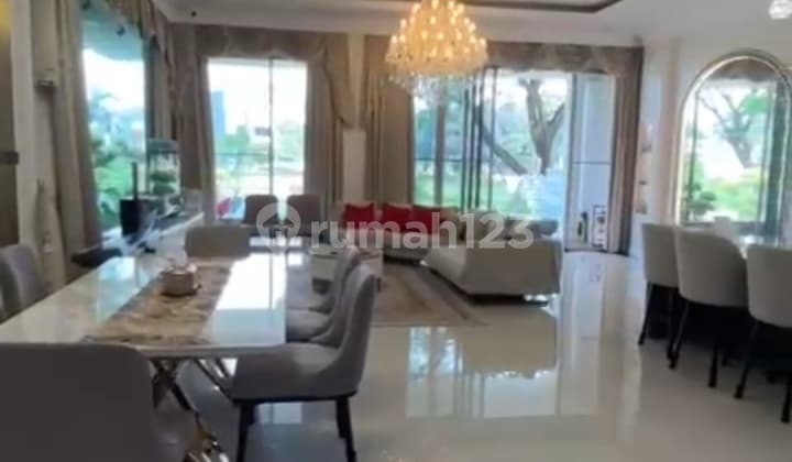 Rumah Mewah Jarang Ada View Danau Di Green Lake City