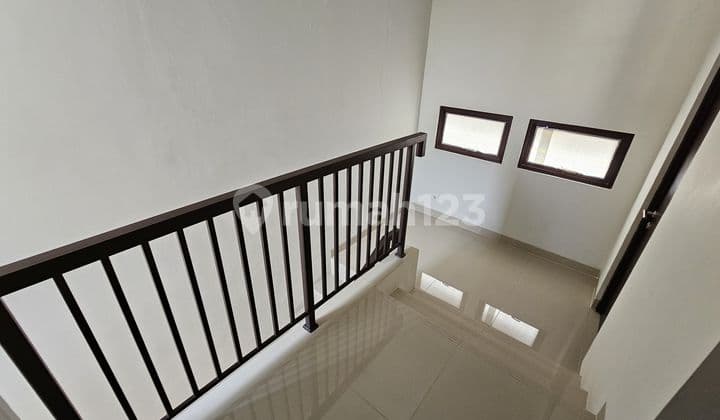 Di Jual Rumah 2 Lantai Castilla BSD
