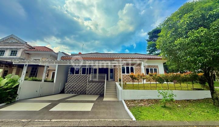 Rumah Hook SHM Samping Taman Bermain dan Lapangan Basket View Pegunungan Sentul City, Bogor