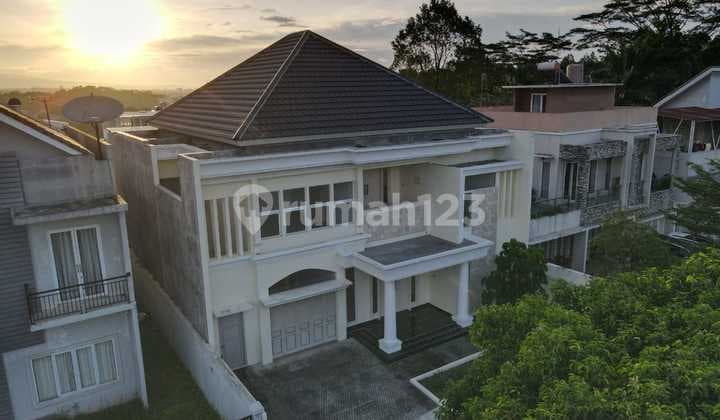 Rumah Modern 2 Lantai Siap Huni View Pegunungan Sentul City Bogor